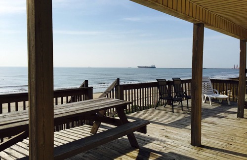 Surfside Beach House | Beach Front On Pedestrian Beach - bare feet to beach Sept 21-24@ 150nt +10% Off