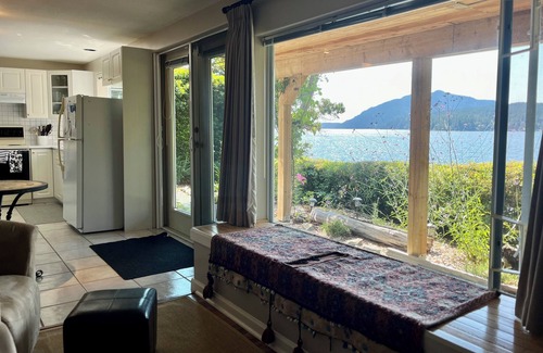 Maple Bay House | Beach front suite in Maple Bay, steps away to your own private beach patio
