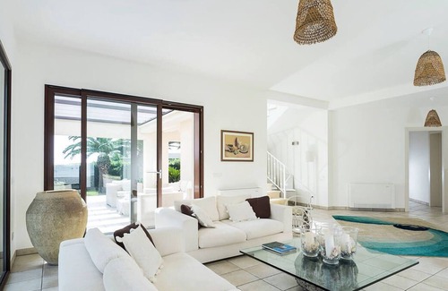 Fontane Bianche Villa | Beach front villa in Fontane Bianche