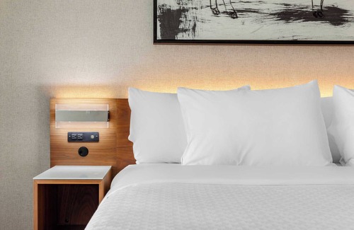 Lauderdale Beach Hotel | Beach Getaway! Stylish Unit, Steps to Beach, Pool, Valet Parking