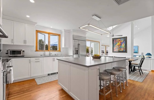 Katama House | Beach Getaway - Spacious Katama Beach House