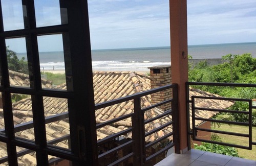 Itapoa House | Beach house 20 meters from the sea (2 grounds).