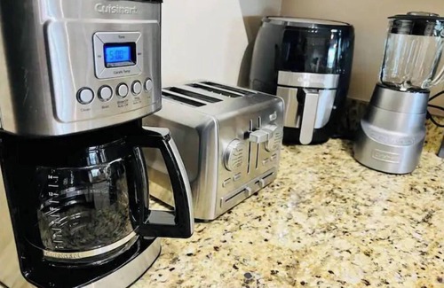 Marathon House | Beach House Getaway - Kayaks & 2-2.5 Villa