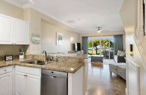 Marathon House | Beach House Getaway - Kayaks & 2-2.5 Villa