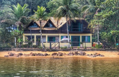 Ilha Grande House | Beach House in Ilha Grande (Angra dos Reis) 2 meters from the sea