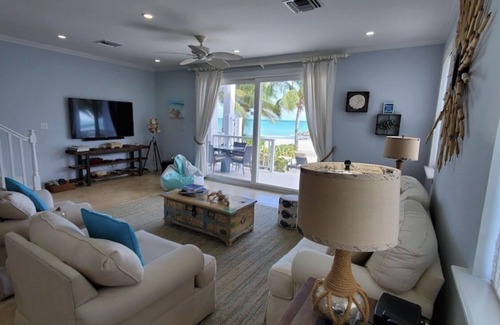 Palm Cay House | Beach House in Paradise