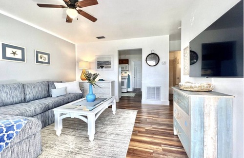 Vanderbilt Beach Apartment | Beach House near the Ocean