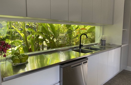 Byron Bay House | Beach House-Perfect Retreat- 5 min walk to Tallow Beach!