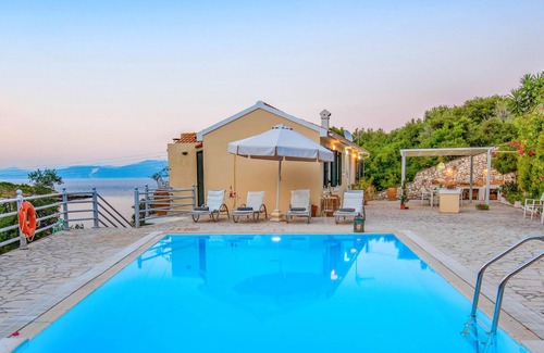 Katsimatika Villa | Beach House Sophia in Paxi
