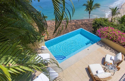 Amapas Villa | Beach House Villa - Private Beachfront 1 Bedroom