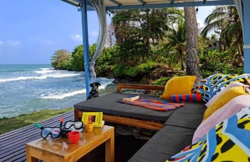 Monitos House | Beach House with AC Surrounded by Nature