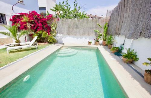 Comarruga House | Beach house with private swimming pool * 5 min walk to the beach