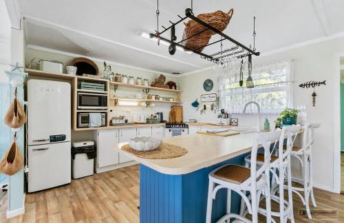 Beachmere House | Beach Hut