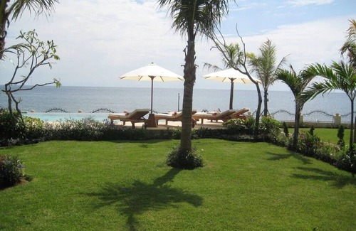 Lokapaksa Villa | Beachvilla, great cooking incl. Housekeeper(s) private pool large garden.