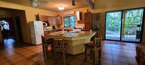 Cahuita House | Beach Jungle House for 6 with AC