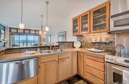 Blaine Villa | Beach Paradise Getaway