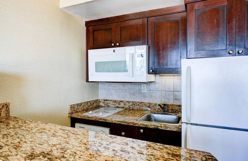 Northeast Virginia Beach Condo | Beach Quarters Resort 4th of 1BR 1BA Oceanfront Sleeps Six