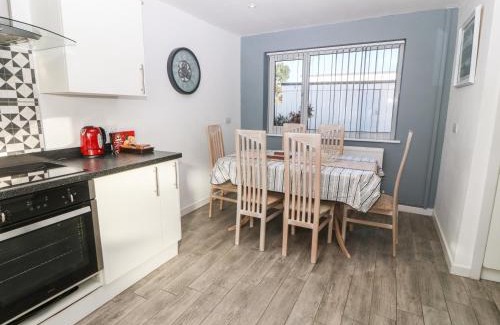 Holyhead House | Beach Reach