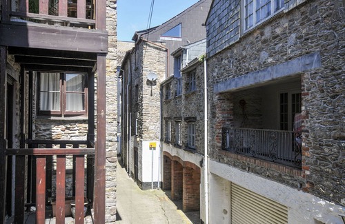West Looe Cottage | BEACH RETREAT, pet friendly, country holiday cottage in Looe