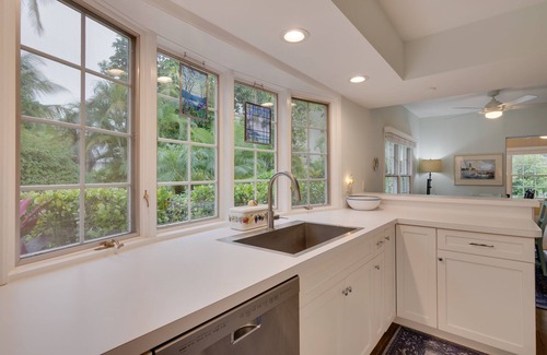 Sanibel House | Beach side four bedrooms, three bathroom home available for weekly rentals.