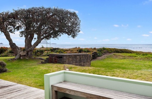 Ohope Cottage | Beach Side - Ohope Holiday Home