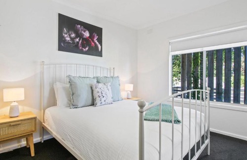 Lakes Entrance Apartment | Beach Trail Retreat