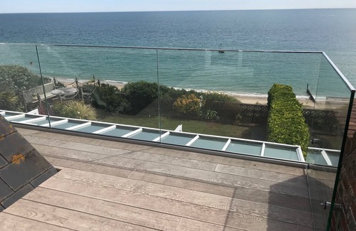 Southbourne House | Beach View, based in a stunning position on the sea front, with stunning coastal scenery