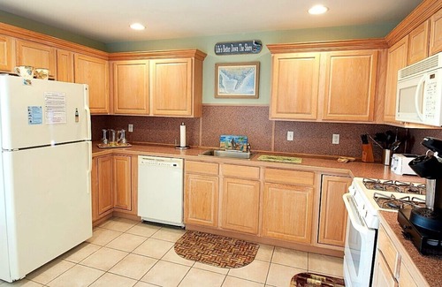 Wildwood Condo | Beach Waves Escape! LOCATION! Convention Center! Fox Park! Pet Friendly!