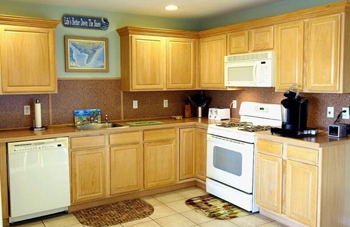 Wildwood Condo | Beach Waves Escape! LOCATION! Convention Center! Fox Park! Pet Friendly!