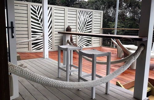 Mollymook Beach Apartment | Beachbar at Wavewatch