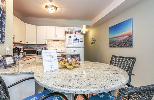 Gold Coast Condo | BeachBlockSeaEscapeš
See Beach Block Paradise VRBO# 2963230 for Reviews~Same Host