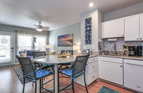 Gold Coast Condo | BeachBlockSeaEscapeš
See Beach Block Paradise VRBO# 2963230 for Reviews~Same Host