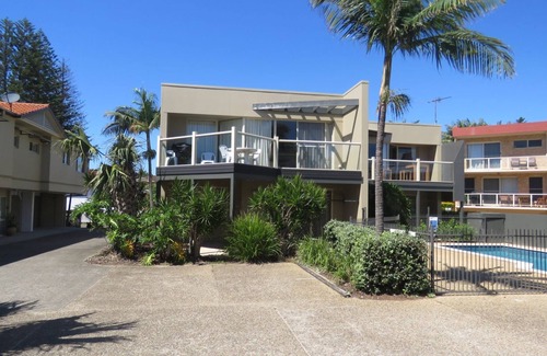 South West Rocks Apartment | BEACHES UNIT 1- SPACIOUS 4 BEDROOM WITH SWIMMING POOL
