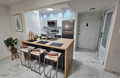 Isla Verde Apartment | Beachfront 2 bedroom apt in Isla Verde. 2-5 minute walk to restaurants & shops!
