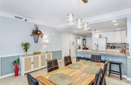 Pensacola Beach Condo | Beachfront 2 BR 2 BTHRM 16th floor condo Emerald Isle