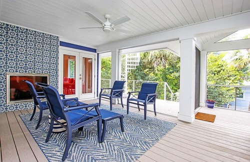 Captiva House | Beachfront 2BR Cottage with King Suite, Fireplace & Gulf Views