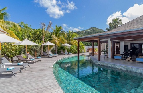 Anse de Lorient Villa | Beachfront 7 BDRM Luxury Villa
