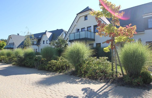 Lobbe Apartment | Beachfront apartment with balcony, use of swimming pool and sauna - Rex Rugia apartment 14-6
