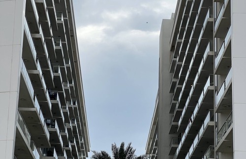 Ras Al Khaimah Apartment | Beachfront Apartment with Luxurious King-size bed Marjan Island Living UAE Dubai