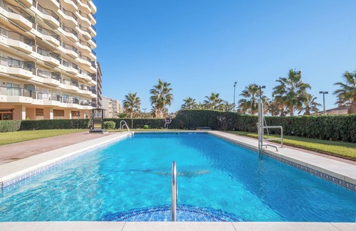 Fuengirola Apartment | Beachfront Apartment with Sea View, Pool, Garden, Terrace, Balcony, A/C & Wi-Fi