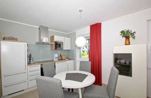 Gohren Apartment | Beachfront apartment with terrace, use of swimming pool and sauna - Rex Rugia apartment 14-3