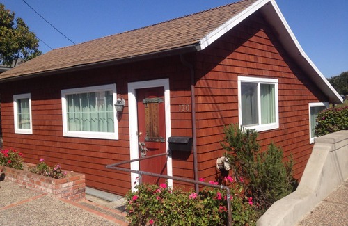 Eastside Santa Cruz House | Beachfront at Twin Lakes Beach