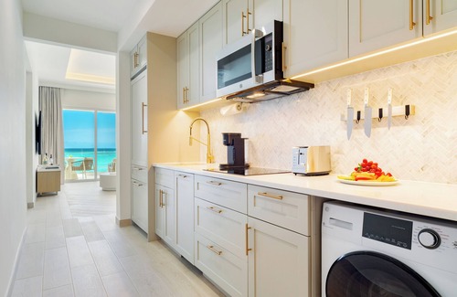 The Bight Hotel | Beachfront at Windsong on the Reef