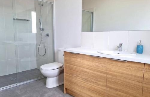 Moonta Bay House | Beachfront Beauty