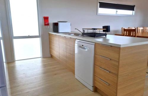 Moonta Bay House | Beachfront Beauty