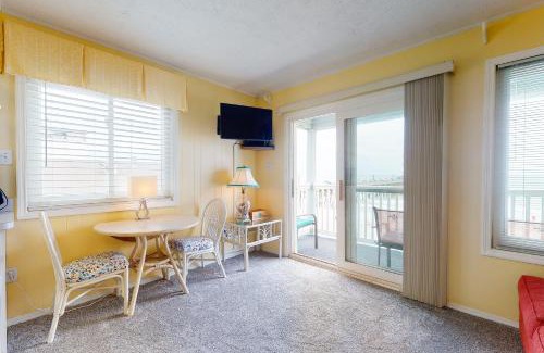 Garden City Apartment | Beachfront Blessing