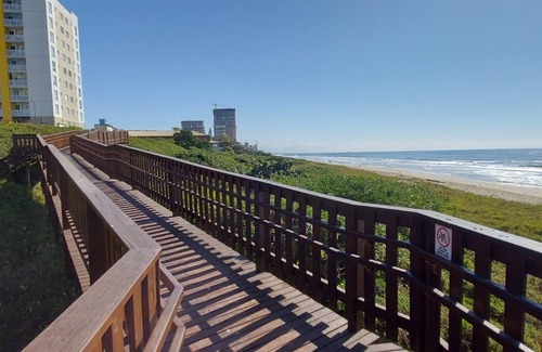 Itajuba Apartment | Beachfront Apartment, Near Beto Carreiro, Swimming Pool, Barbecue, Air Conditioning