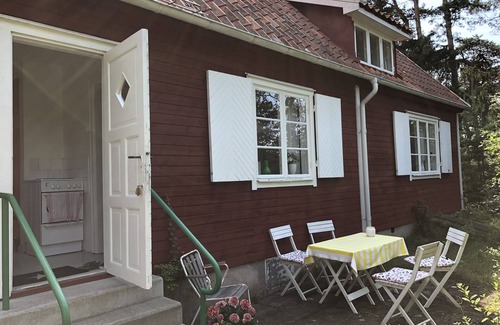 Aahus House | Beachfront classic summer cottage for the family in Ahus. Ideal for families with children