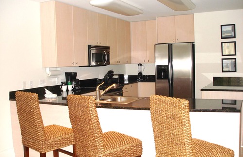 Biloxi Condo | BEACHFRONT CONDO! DIRECT BEACH & POOL ACCESS .