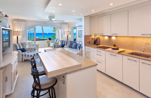 Reeds Bay Apartment | Beachfront Condo with Plunge Pool - Reeds House 10